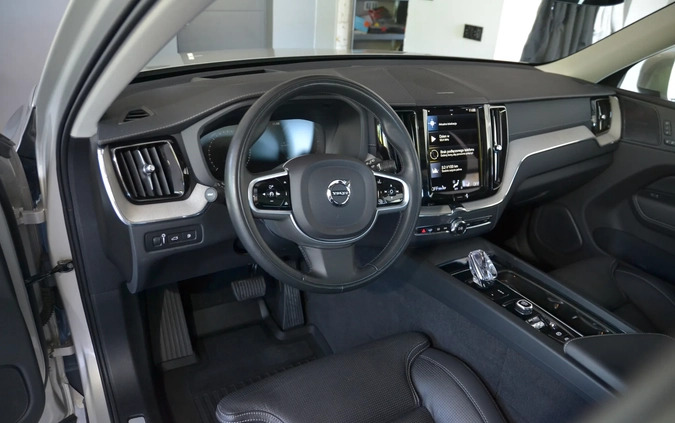 Volvo XC 60 cena 178999 przebieg: 114250, rok produkcji 2021 z Staszów małe 562